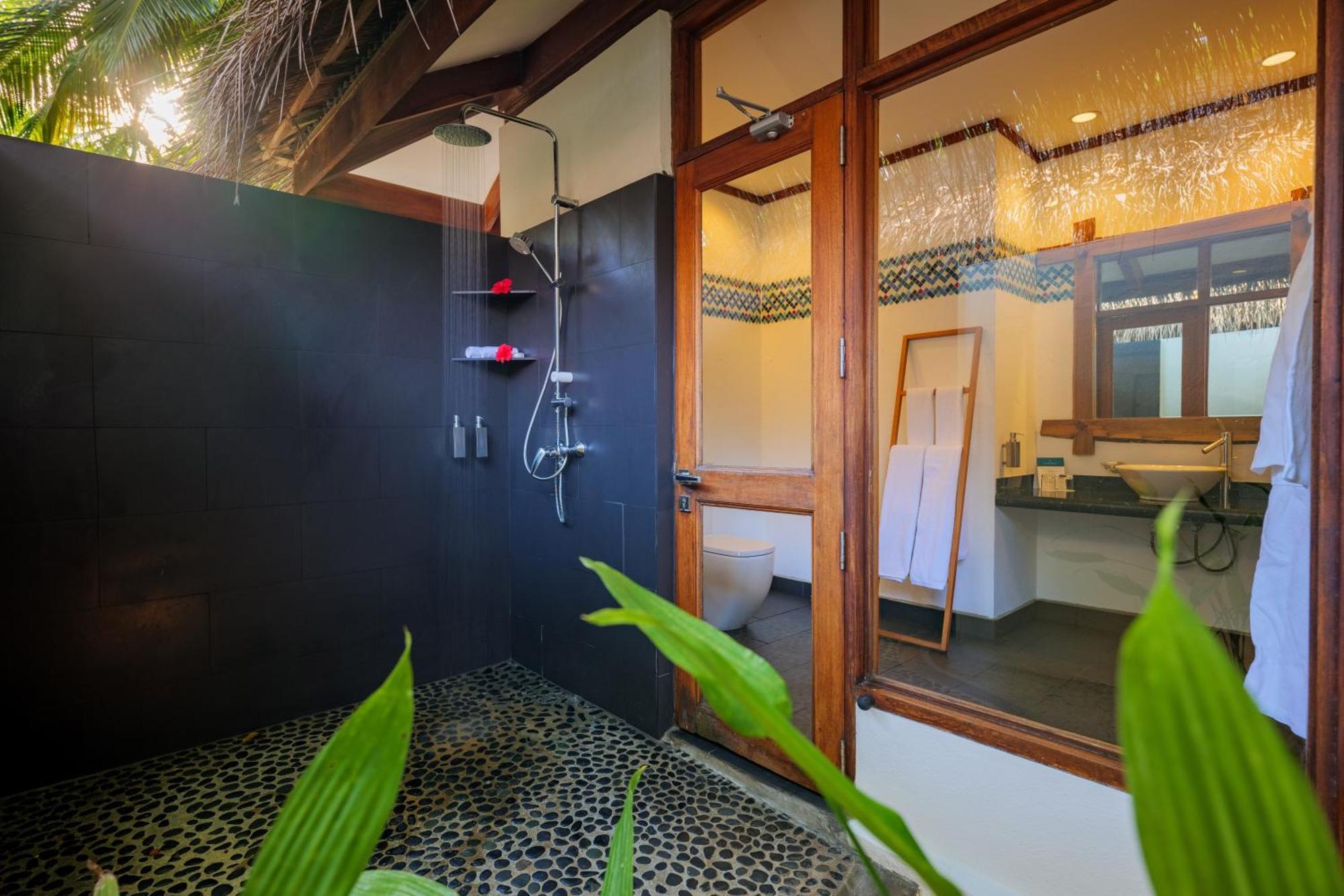 Kuramathi Maldives Hotel Rasdhoo Exterior foto